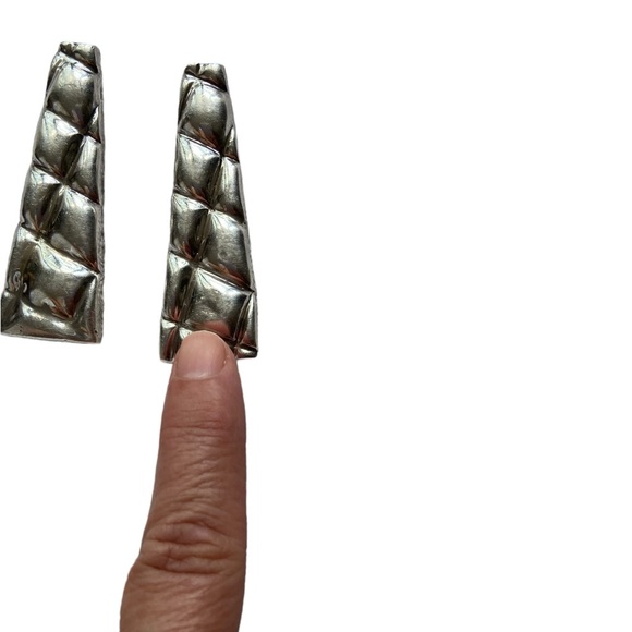 Vintage sterling silver clip on earrings by designer Patricia Von Musulin - Picture 8 of 8